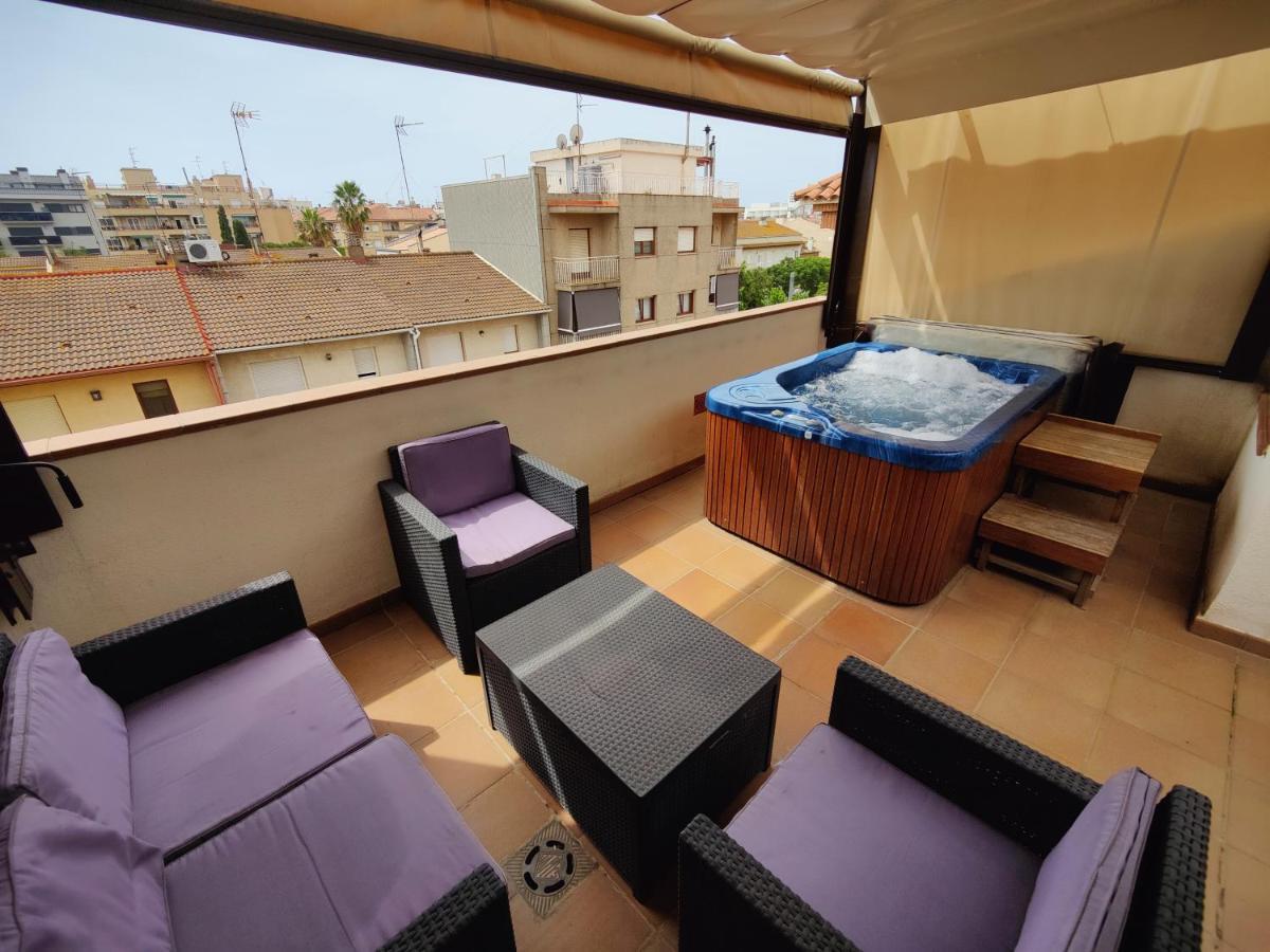 Hostal Manel Pineda De Mar Exterior foto